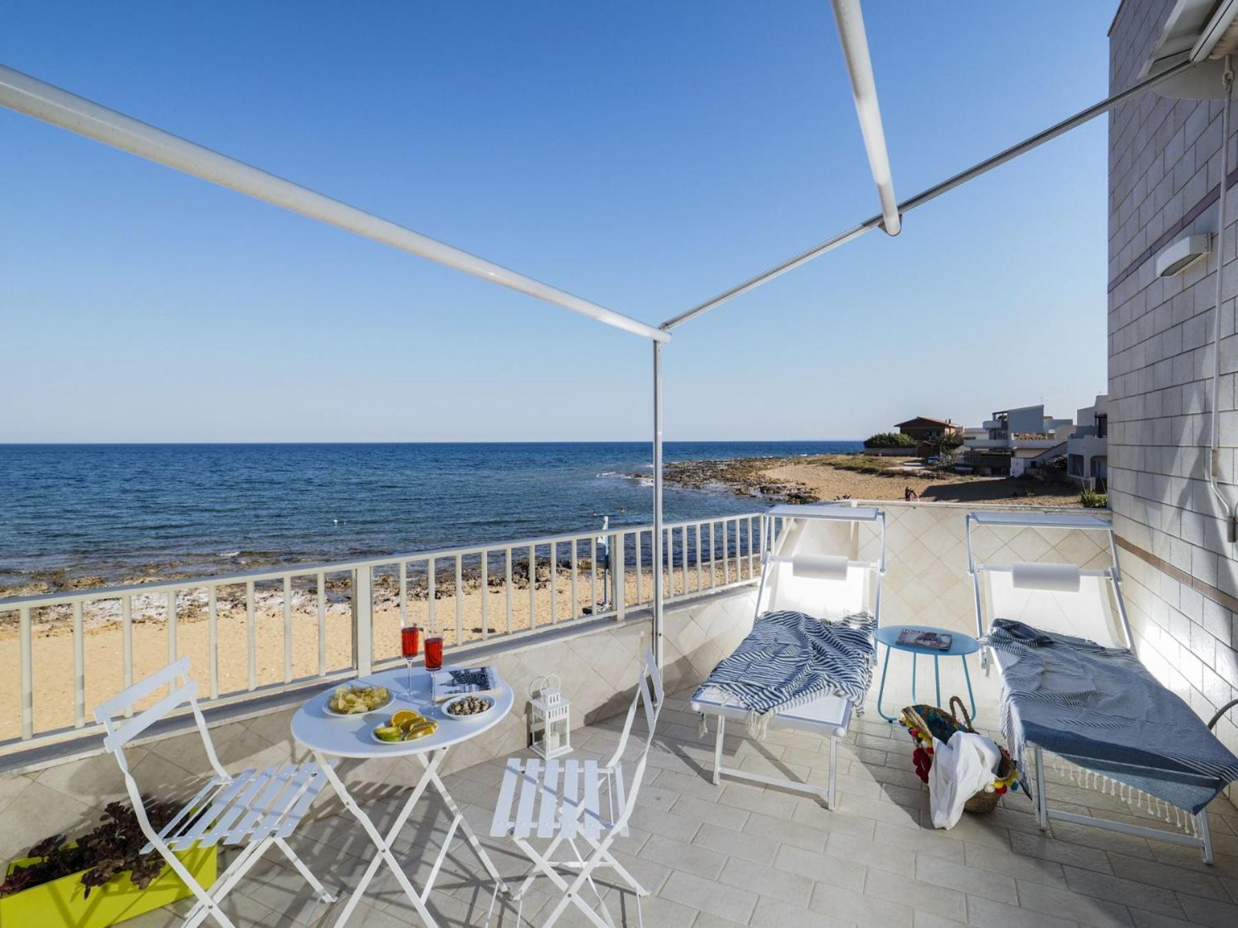 Apartamento Rifugio A Mare Calabernardo Exterior foto