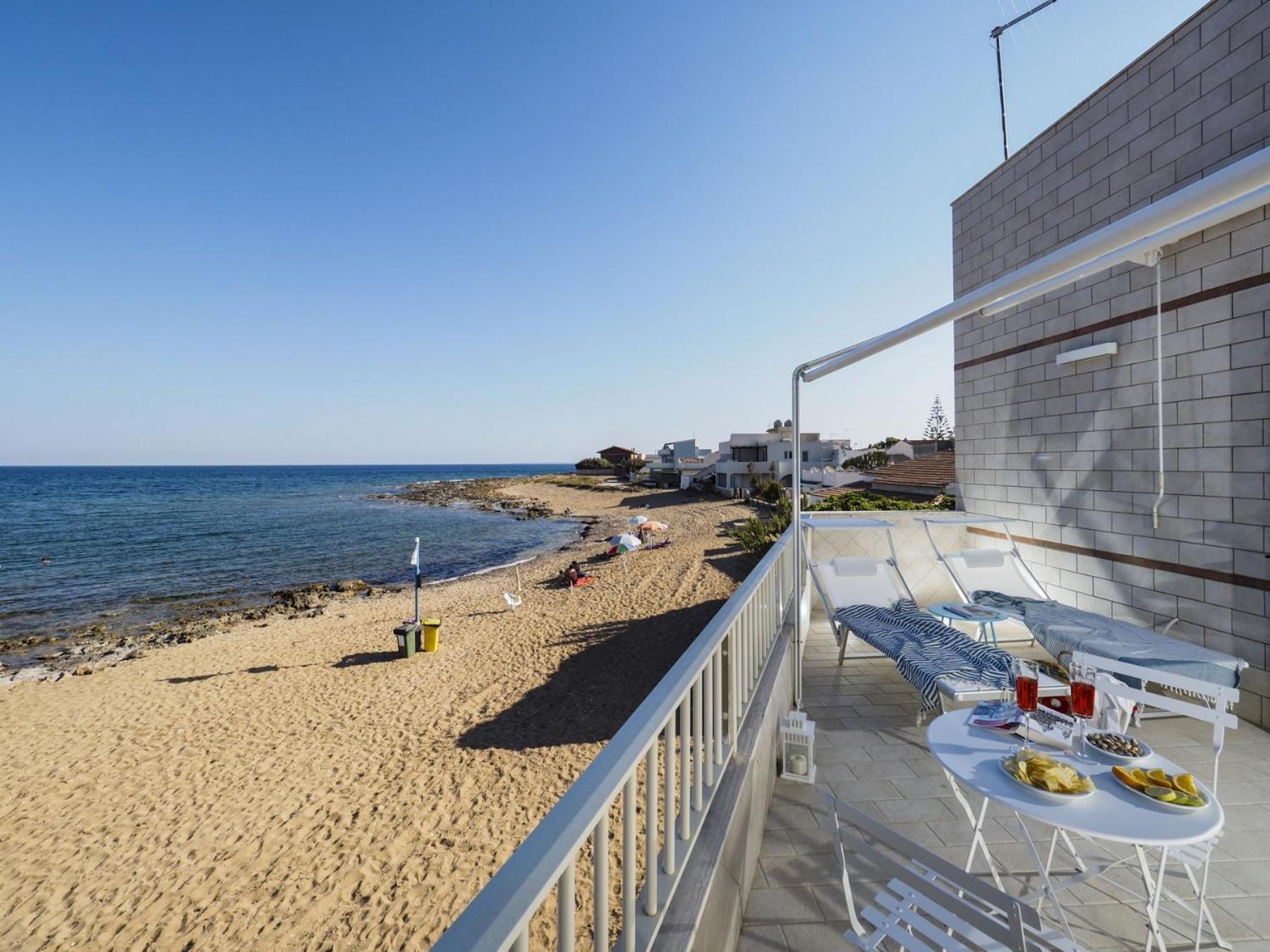 Apartamento Rifugio A Mare Calabernardo Exterior foto